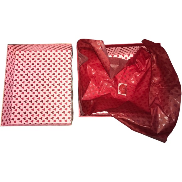 Victoria Secret Box - Picture 4 of 4